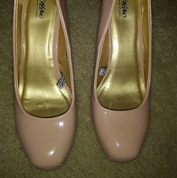Mossimo nude patent heels - Picture 1 of 3